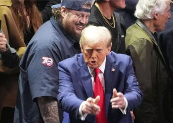 EVITAR TERCERA GUERRA MUNDIAL Trump pide diálogo con Putin y Zelenski