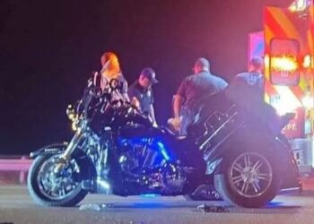 ESTÁ GRAVE Agente del Sheriff herido en accidente de motocicleta