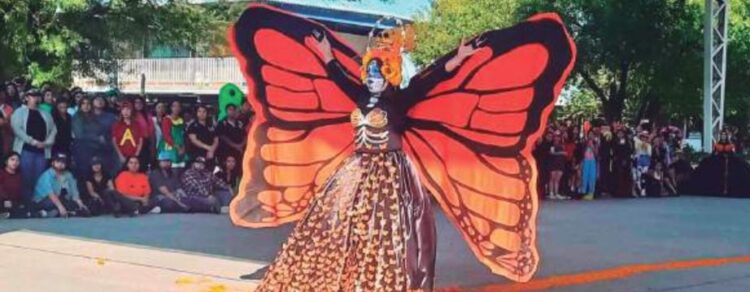 Festejan en la Normal a los fieles difuntos