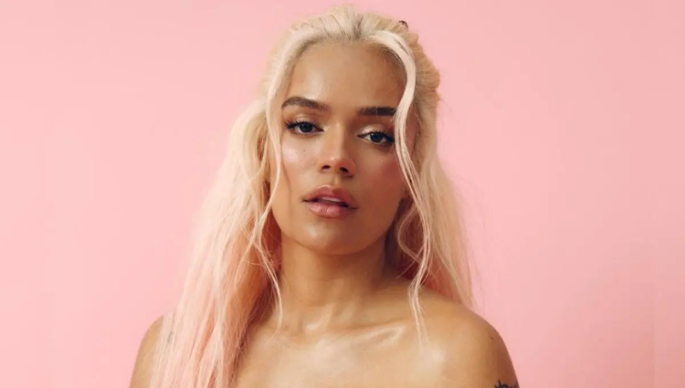 Karol G está “muy afectada” tras críticas a su nueva canción ‘+57’