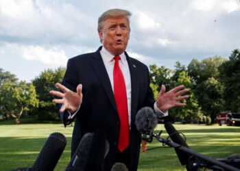 DONALD TRUMP Busca terminar con cambio de horario