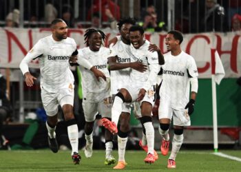 Leverkusen elimina al Bayern Múnich con expulsión de Neuer