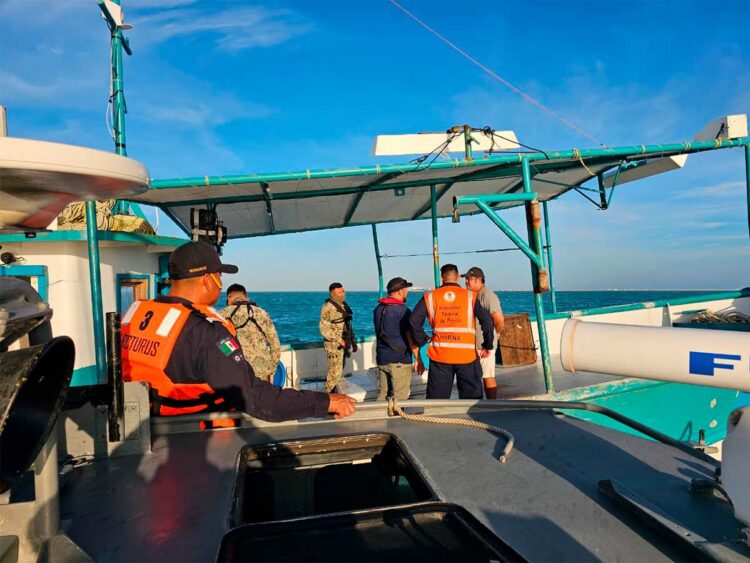 Semar asegura 280 kilos de langosta en operativo en Yucatán, la embarcación no tenía permisos