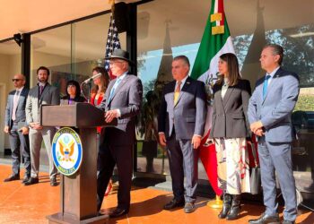 Ken Salazar prevé retos en relación México-EU con regreso de Trump