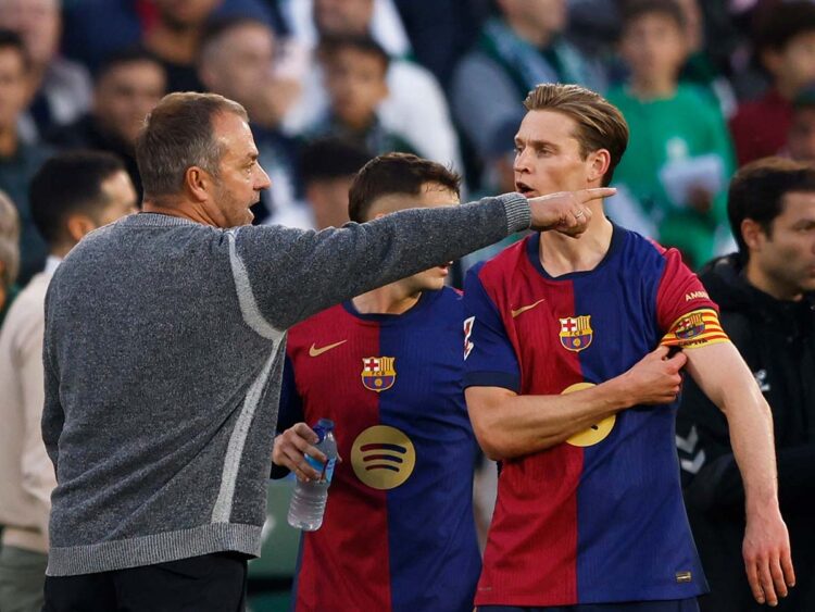 Hansi Flick sancionado con dos partidos por protestas en LaLiga