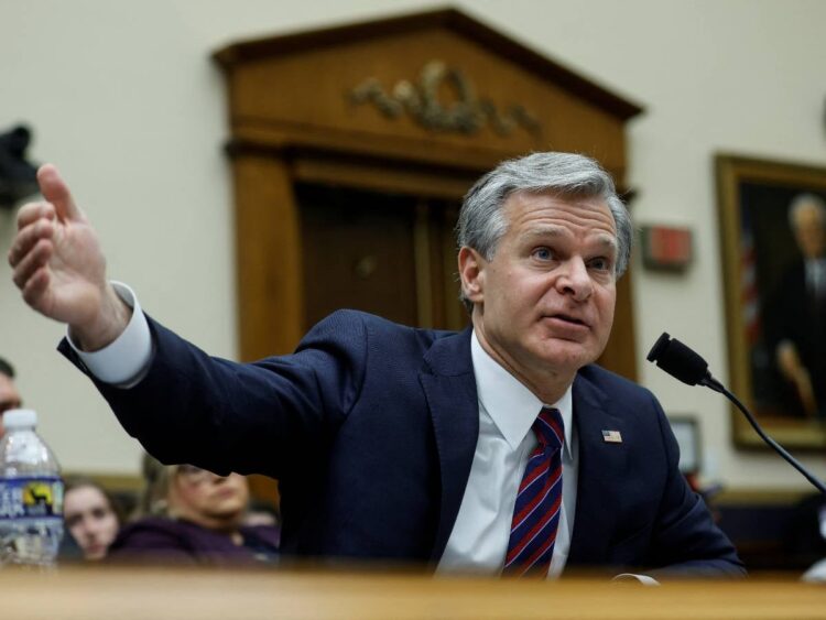 Christopher Wray renuncia como director del FBI antes del regreso de Trump