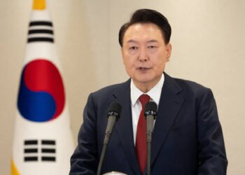 Presidente surcoreano defiende su fallida ley marcial y promete luchar hasta el final