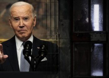 Biden indulta a 39 presos y conmuta casi 1,500 sentencias