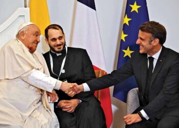 El Papa Francisco rechaza la politización religiosa y aboga por la unidad