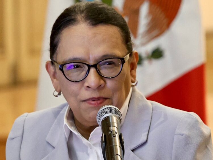 Rosa Icela Rodríguez conmemora el Día Internacional del Migrante: ‘Merecen ser tratados con dignidad’