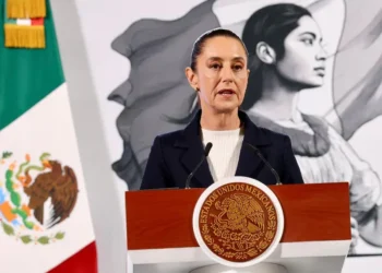 Sheinbaum defiende a los migrantes mexicanos y promete apoyo ante posibles deportaciones