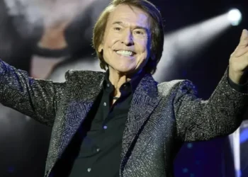 Raphael enfrenta linfoma cerebral con esperanza en su recuperación