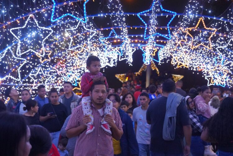 “Viveros Mágico” ilumina Nuevo Laredo para disfrutar en familia