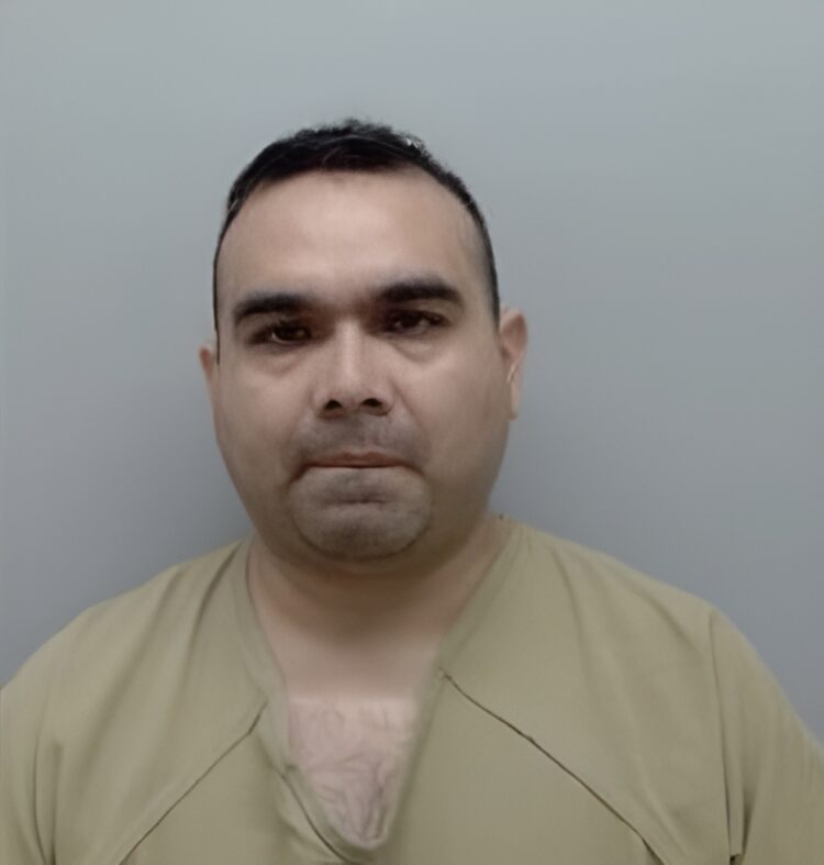 VENDÍA Y PRODUCÍA PORNOGRAFÍA INFATIL Maestro de música acusado de horrendo crimen en Laredo