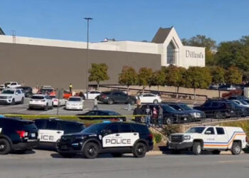 Tres heridos por tiroteo en centro comercial durante el Black Friday