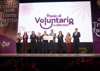 AMÉRICO Y MARÍA DE VILLARREAL Entregan premiación a voluntarios del año