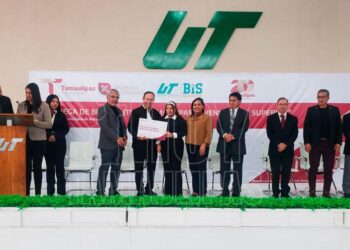 EN LA UTNL Entregan becas estatales a estudiantes