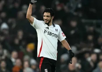Raúl Jiménez anota gol histórico en empate del Fulham