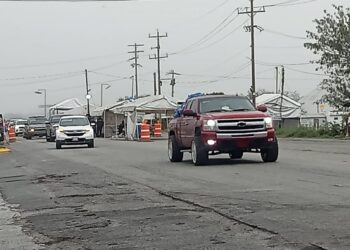 GUARDIA ESTATAL Brinda seguridad a caravana de paisanos