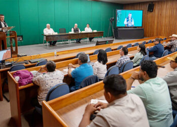 Capacita UAT a ganaderos para detección del gusano barrenador