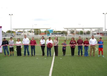 EN VILLAS DE SAN MIGUEL Entrega Carmen Lilia área deportiva rehabilitada
