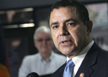 Congresista Henry Cuéllar rinde homenaje a expresidente Carter