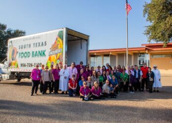 Recaudan fondos con cena para alimentar a 300 familias