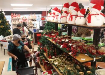 Reportan alza en ventas navideñas