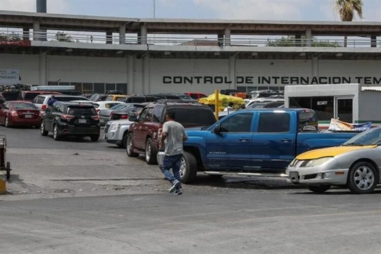Paisanos enfrentan complicaciones por pago de impuestos en Puente III
