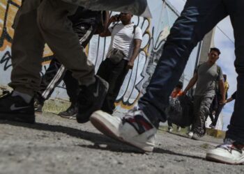 EN FRONTERA Gobernadores listos para deportaciones