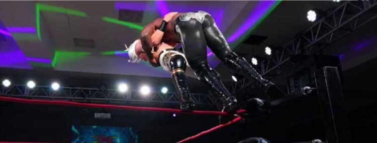 Ovacionan a Laredo Kid en lucha de campeonato