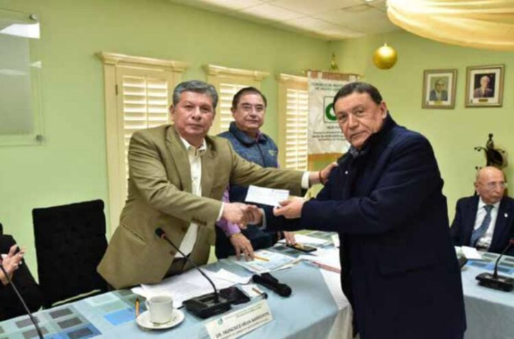 Consejo de Instituciones entrega aportaciones a clubes de servicio