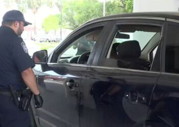 Usó identidad de hermano muerto por 30 años para cruzar a Laredo