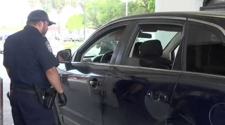 Usó identidad de hermano muerto por 30 años para cruzar a Laredo