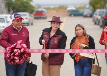 CUMPLE CARMEN LILIA CANTUROSAS Entrega repavimentaciones con concreto en Los Olivos