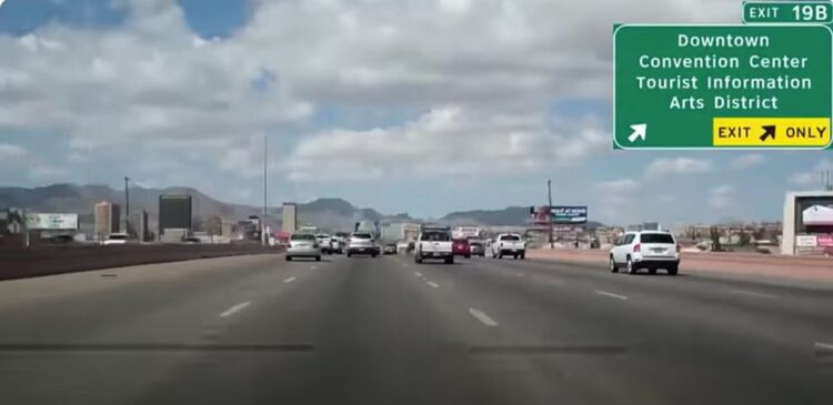 DEPARTAMENTO DE TRANSPORTE DE TEXAS Patrulla carreteras para auxiliar a los paisanos