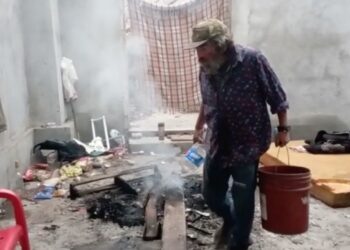 RIESGO EN AUMENTO Fogatas improvisadas ponen en peligro a indigentes
