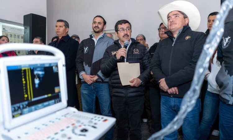 Fortalece la UAT al hospital veterinario con tecnología