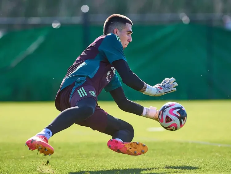 Athletic asegura a Alex Padilla hasta 2029 tras su destacado desempeño