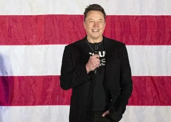 Demanda contra Elon Musk por adquisición de acciones de Twitter