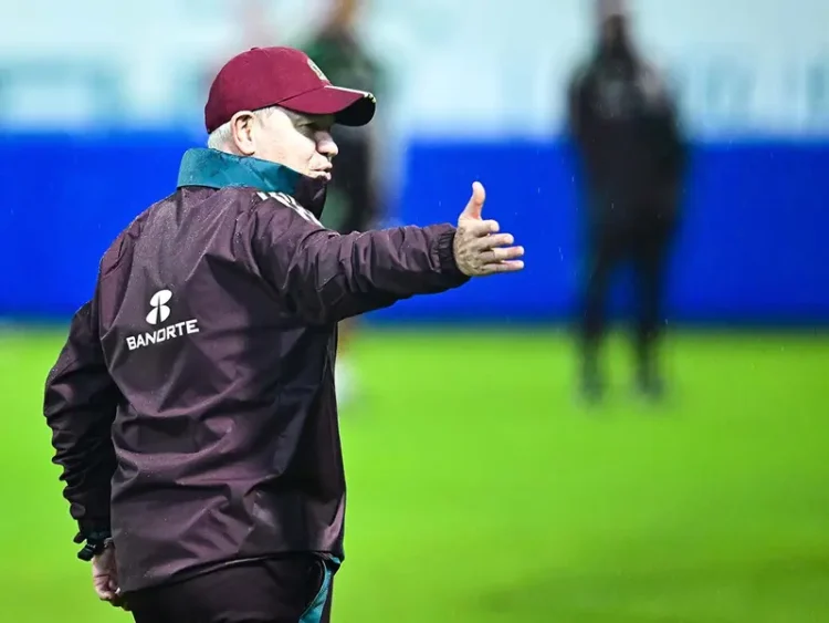 Javier Aguirre hace reclamo sobre el apoyo de los equipos de la Liga MX
