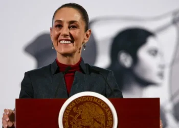 Sheinbaum celebra oferta de empleo para migrantes deportados