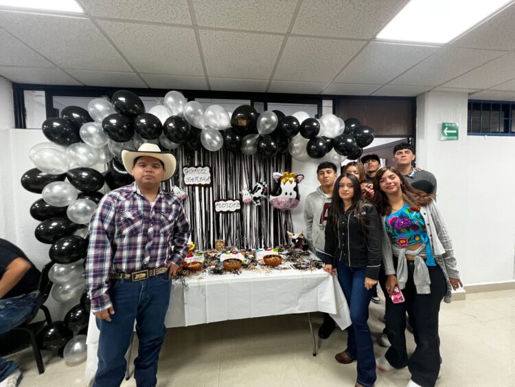 ESTUDIANTES DE UTNL Exhiben muestra de gastronomía estatal