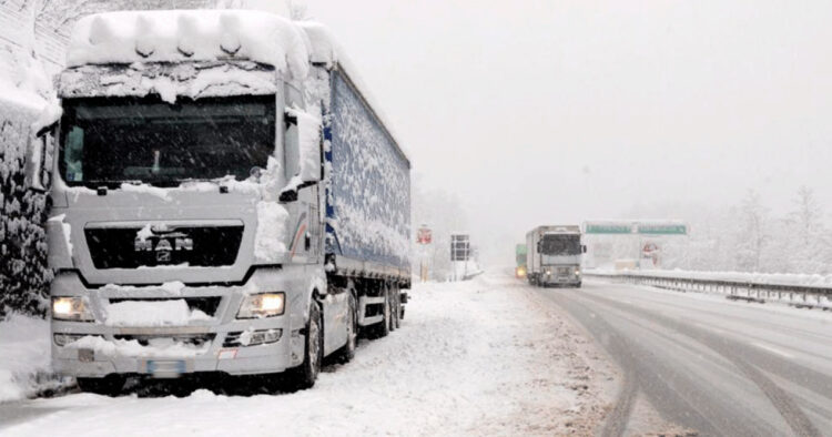 Onda gélida paraliza el 40% del transporte internacional