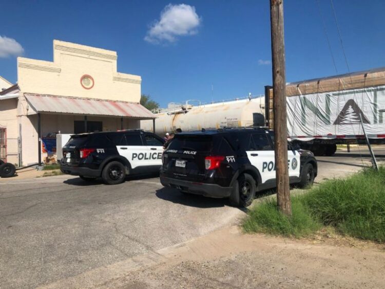 Cae del tren en movimiento y sufre amputación de pierna