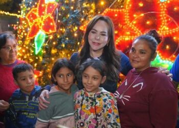 INVITA CARMEN LILIA CANTUROSAS Al festejo del Día de Reyes con mega rosca en el Viveros Mágico