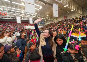 ROSCA, REGALOS Y DIVERSIÓN Festival de Reyes Magos Enciende Corazones en el Polyforum La Fe
