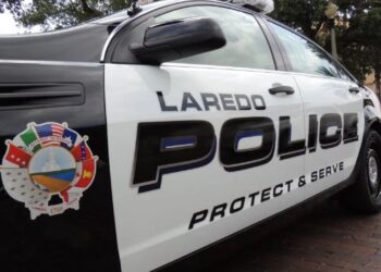 Intensa persecución en Laredo; presuntos asaltantes huyen