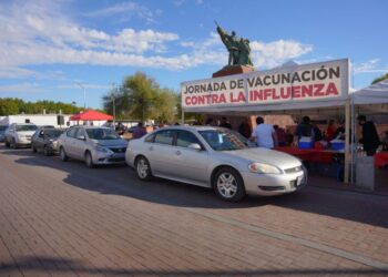 Inicia vacunación en Drive Thru contra la influenza, Covid-19 y neumococo