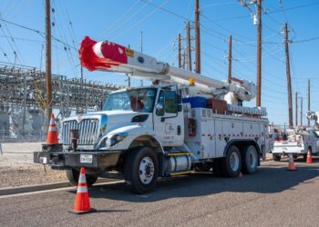 Más de 2 mil se quedan sin energía en Laredo por frío